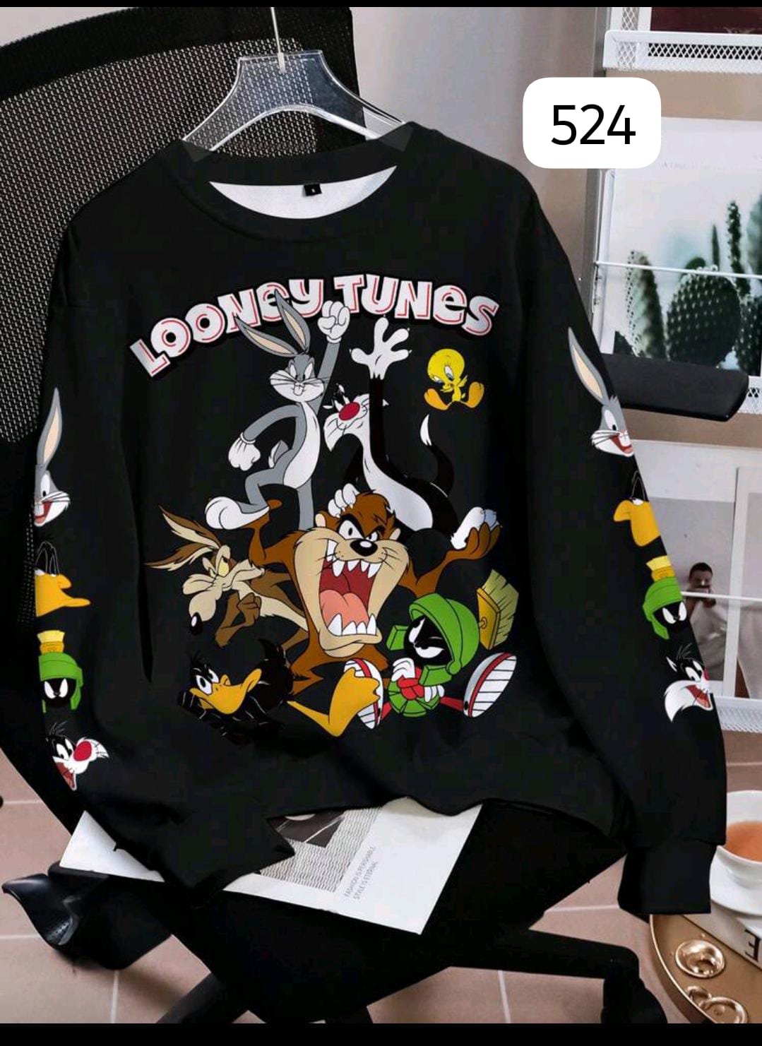 SUDADERA "LOONEY TUNES GANG" - CREWNECK RETRO CON MANGAS ESTAMPADAS